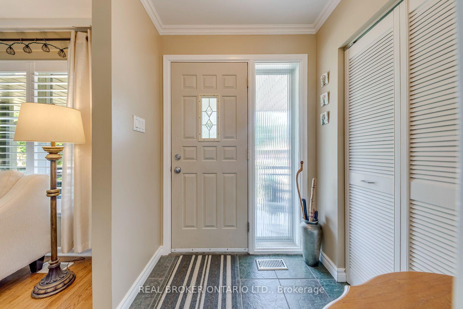 Photo 6 of 2408 Padstow Crescent, Mississauga, Clarkson — HOMEH