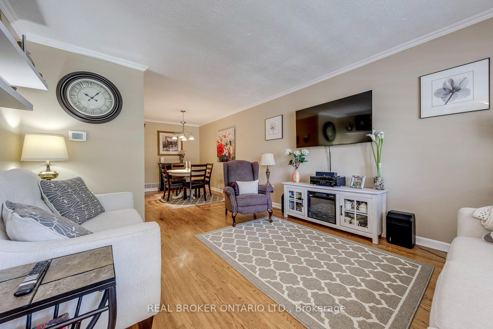Photo 7 of 2408 Padstow Crescent, Mississauga, Clarkson — HOMEH