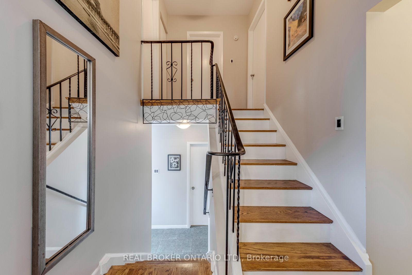 Photo 15 of 2408 Padstow Crescent, Mississauga, Clarkson — HOMEH
