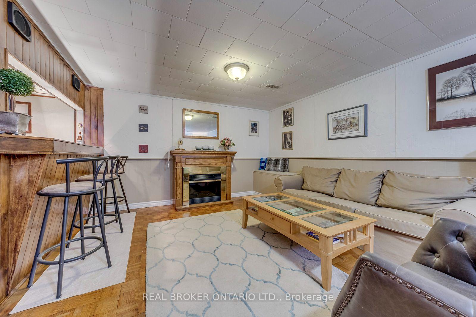 Photo 24 of 2408 Padstow Crescent, Mississauga, Clarkson — HOMEH