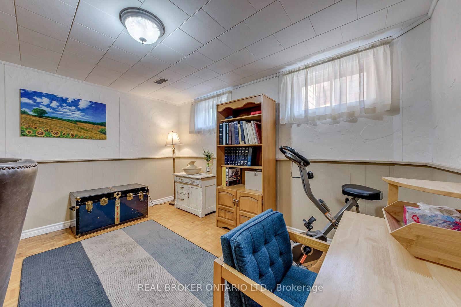 Photo 28 of 2408 Padstow Crescent, Mississauga, Clarkson — HOMEH