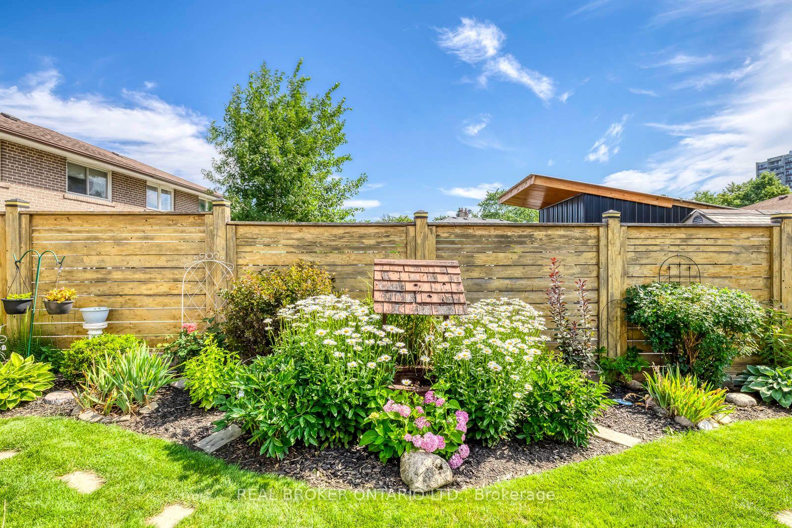 Photo 36 of 2408 Padstow Crescent, Mississauga, Clarkson — HOMEH
