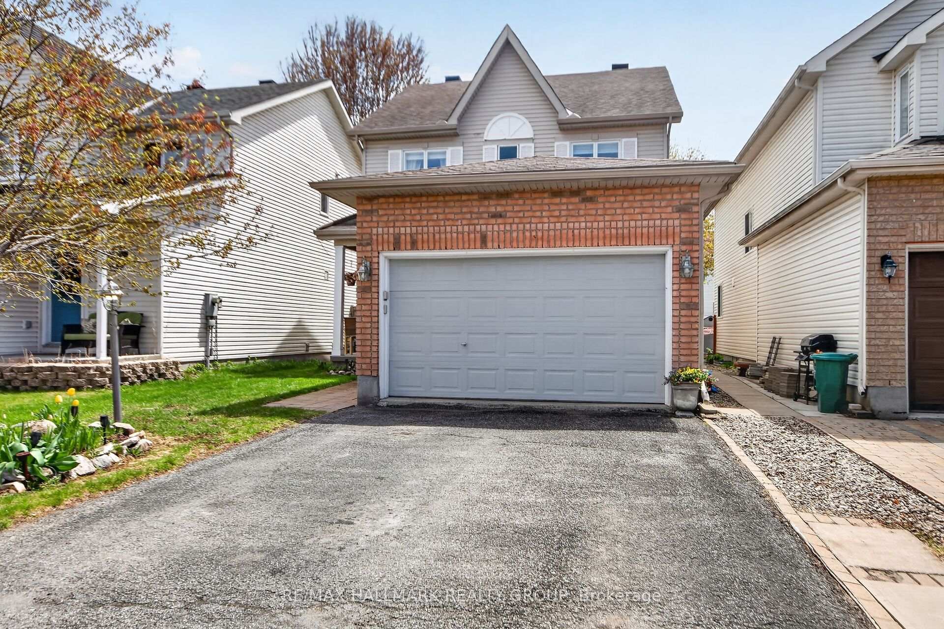 Photo 3 of 48 Avonmore Crescent, Ottawa, Barrhaven East — HOMEH