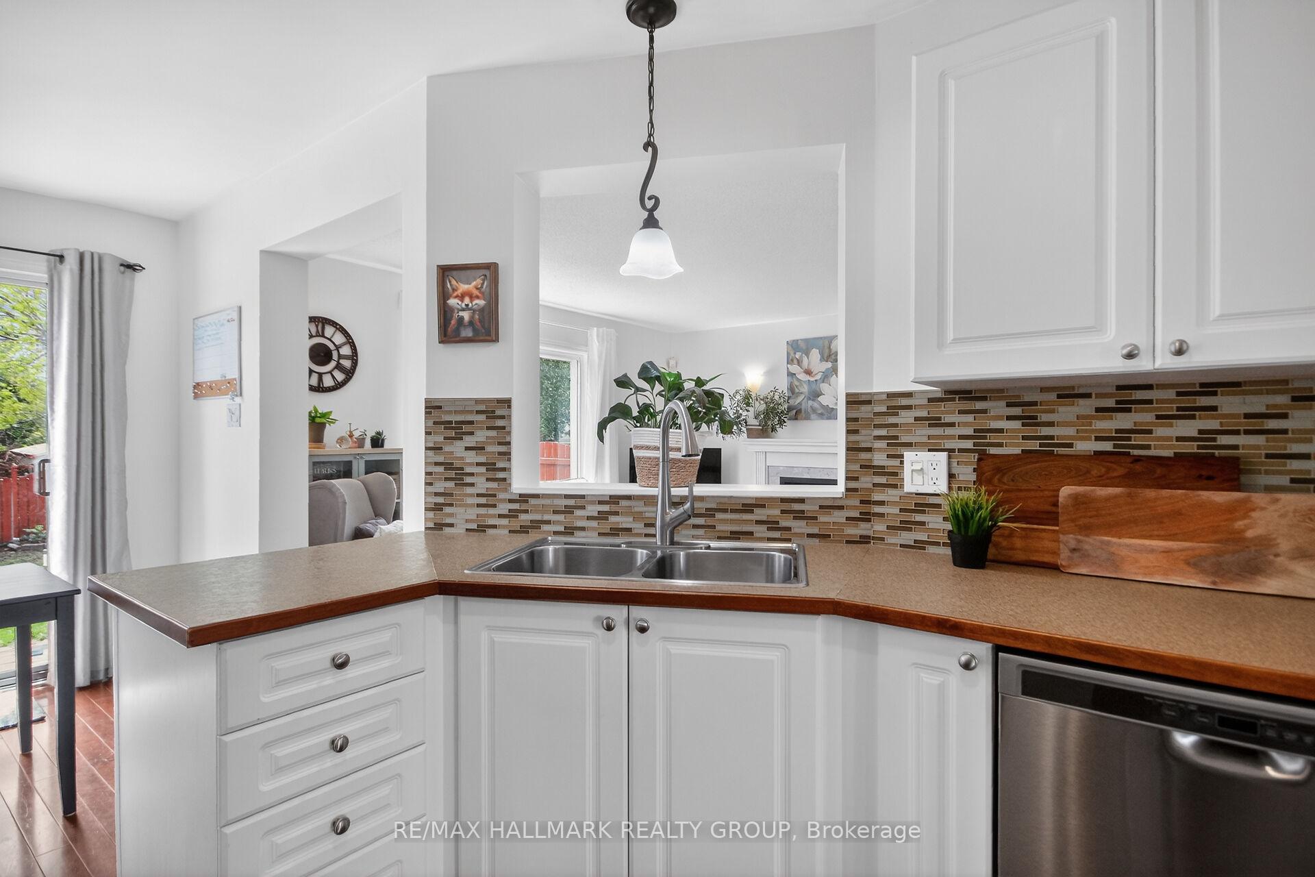 Photo 16 of 48 Avonmore Crescent, Ottawa, Barrhaven East — HOMEH