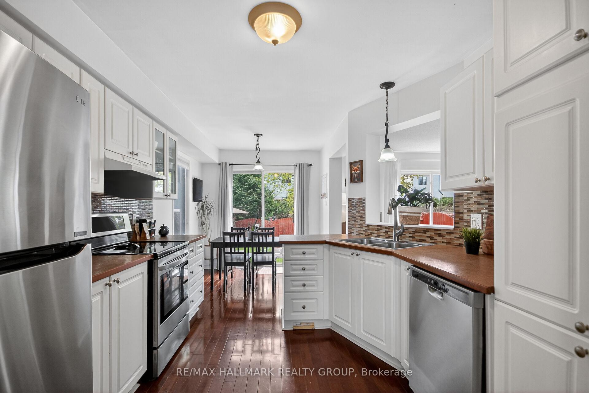 Photo 15 of 48 Avonmore Crescent, Ottawa, Barrhaven East — HOMEH