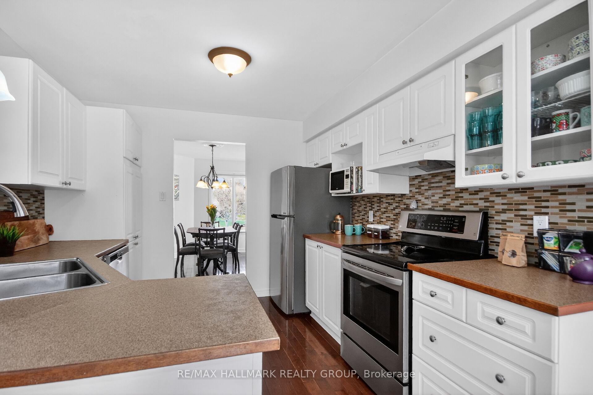 Photo 17 of 48 Avonmore Crescent, Ottawa, Barrhaven East — HOMEH