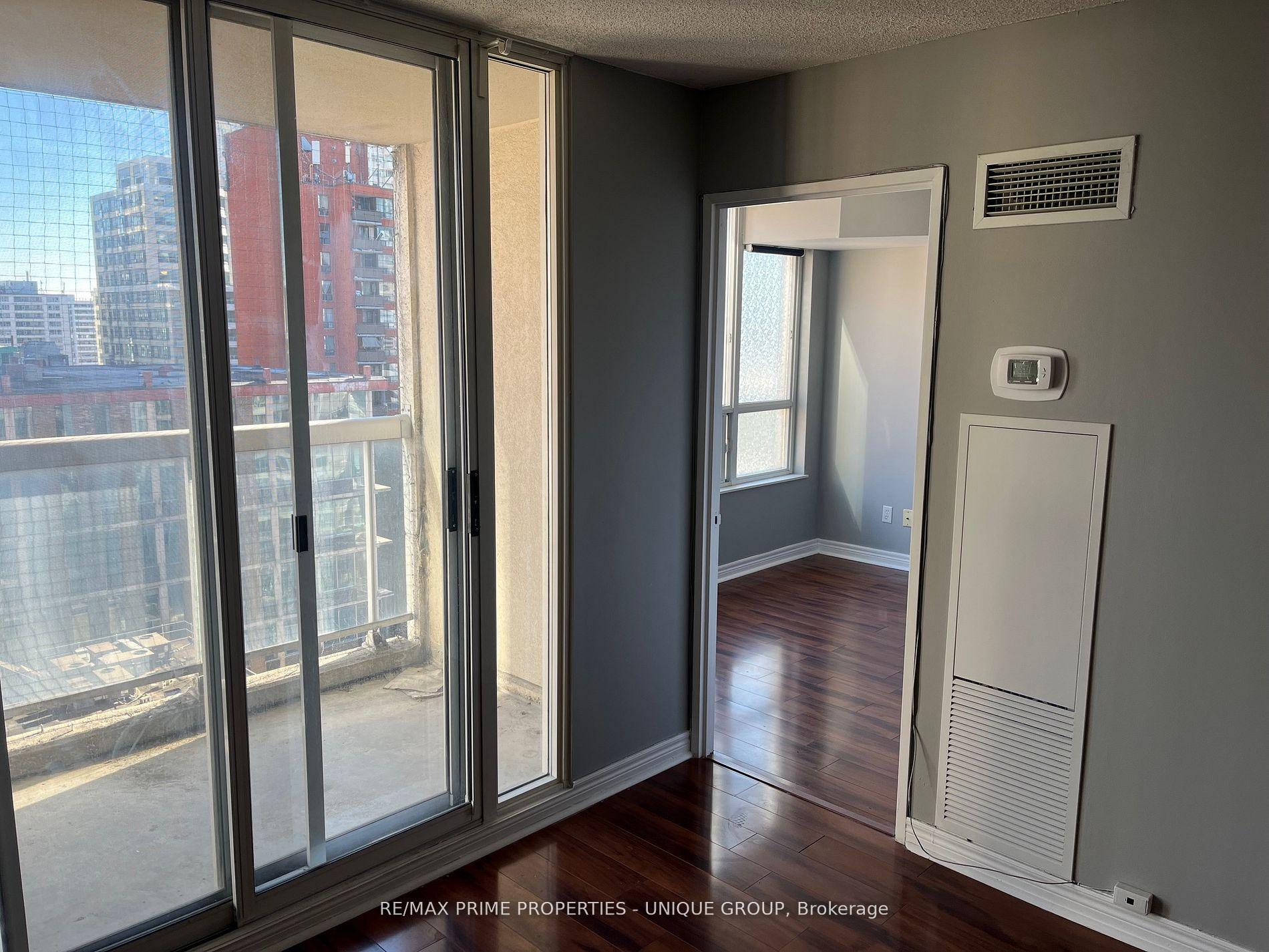 Photo 6 of Unit 1506, 43 Eglinton Avenue E, Toronto, Mount Pleasant West — HOMEH