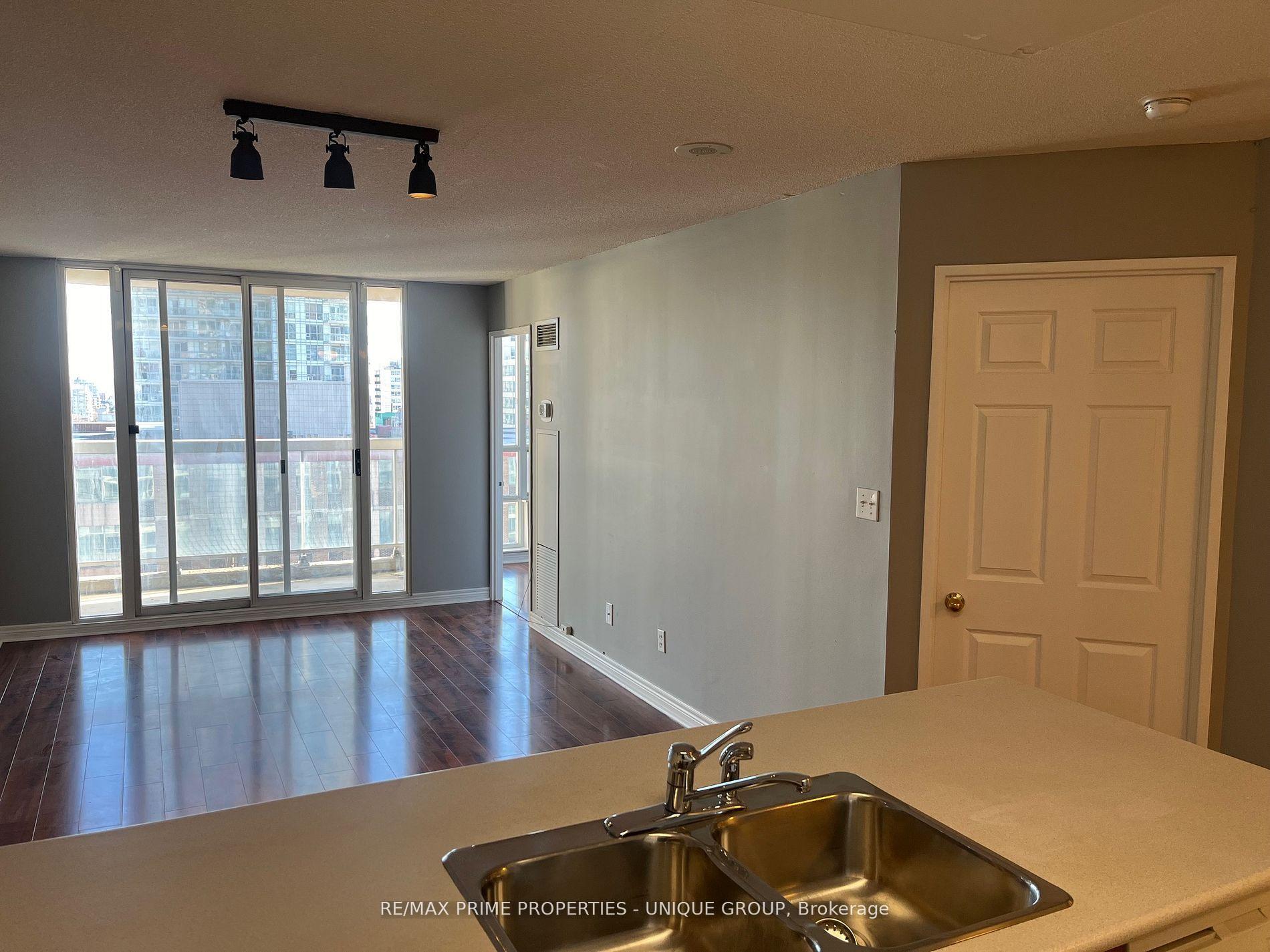 Photo 7 of Unit 1506, 43 Eglinton Avenue E, Toronto, Mount Pleasant West — HOMEH