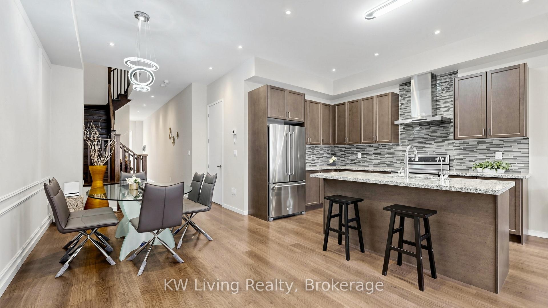 Photo 3 of 389 Elyse Court, Aurora, Bayview Northeast — HOMEH