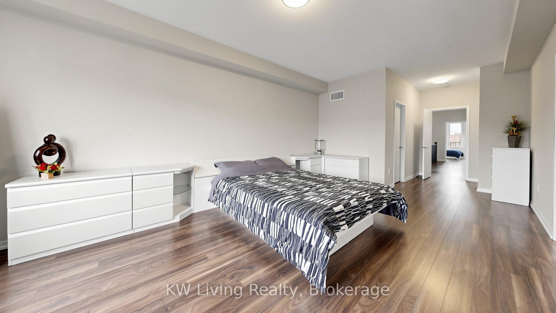 Photo 17 of 389 Elyse Court, Aurora, Bayview Northeast — HOMEH