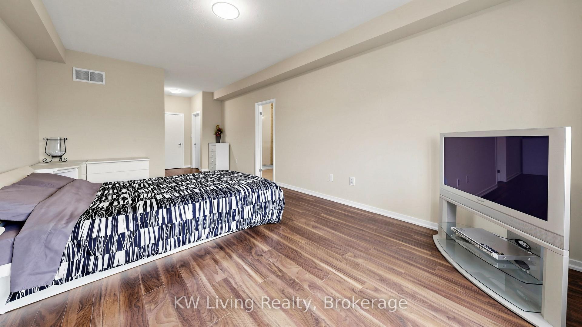 Photo 18 of 389 Elyse Court, Aurora, Bayview Northeast — HOMEH