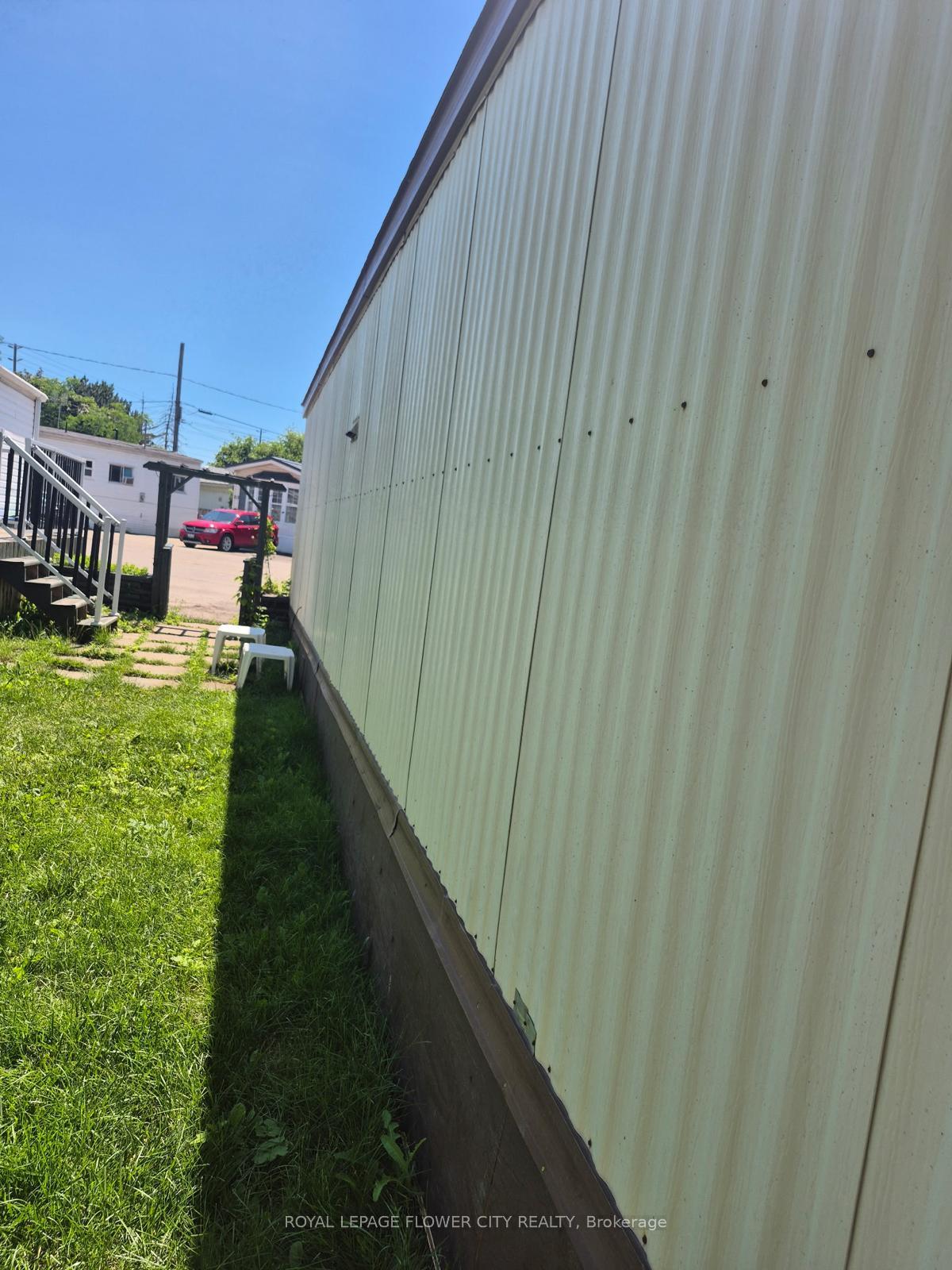 Photo 2 of Unit 5, 3233 Derry Road E, Mississauga, Malton — HOMEH