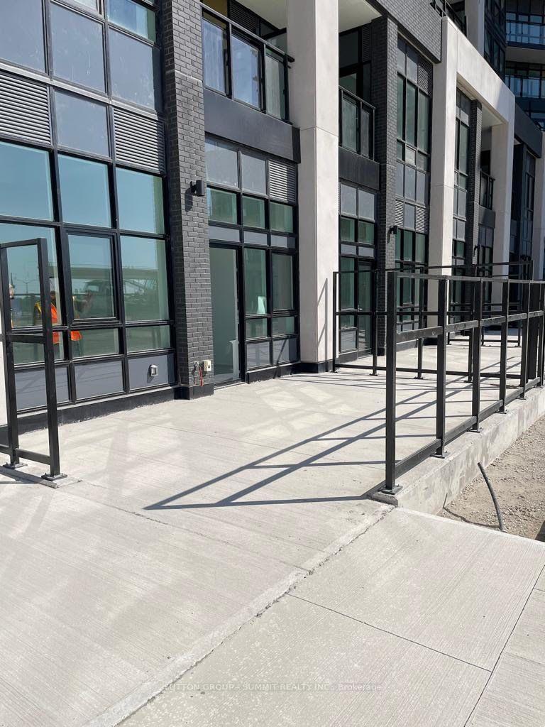 Front of Unit 104, 405 Dundas Street W