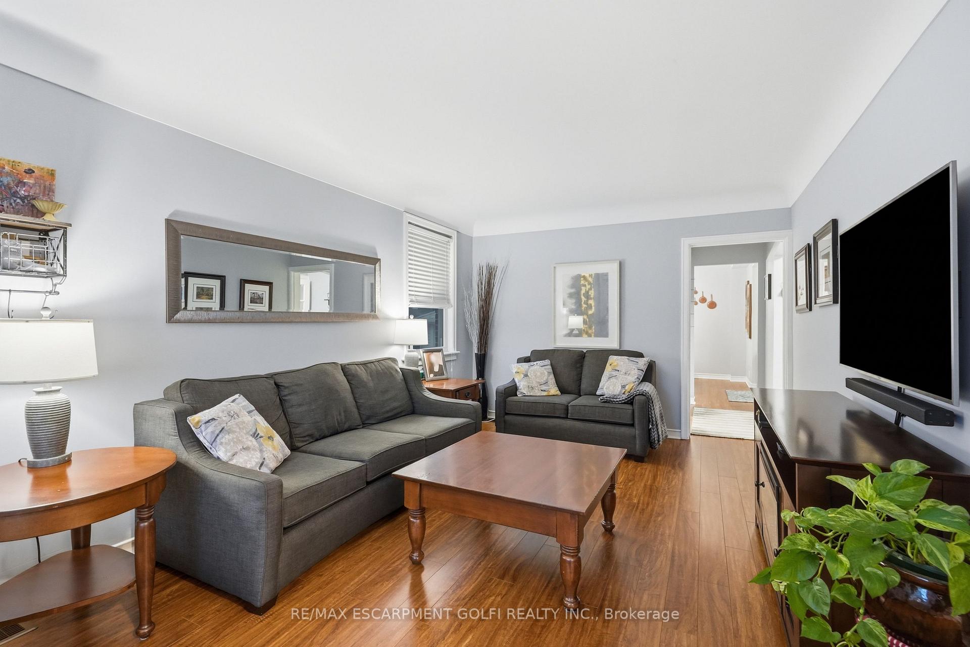 Photo 5 of 13 East 41st Street, Hamilton, Sunninghill — HOMEH