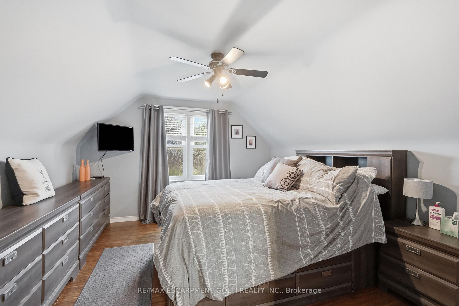 Photo 24 of 13 East 41st Street, Hamilton, Sunninghill — HOMEH