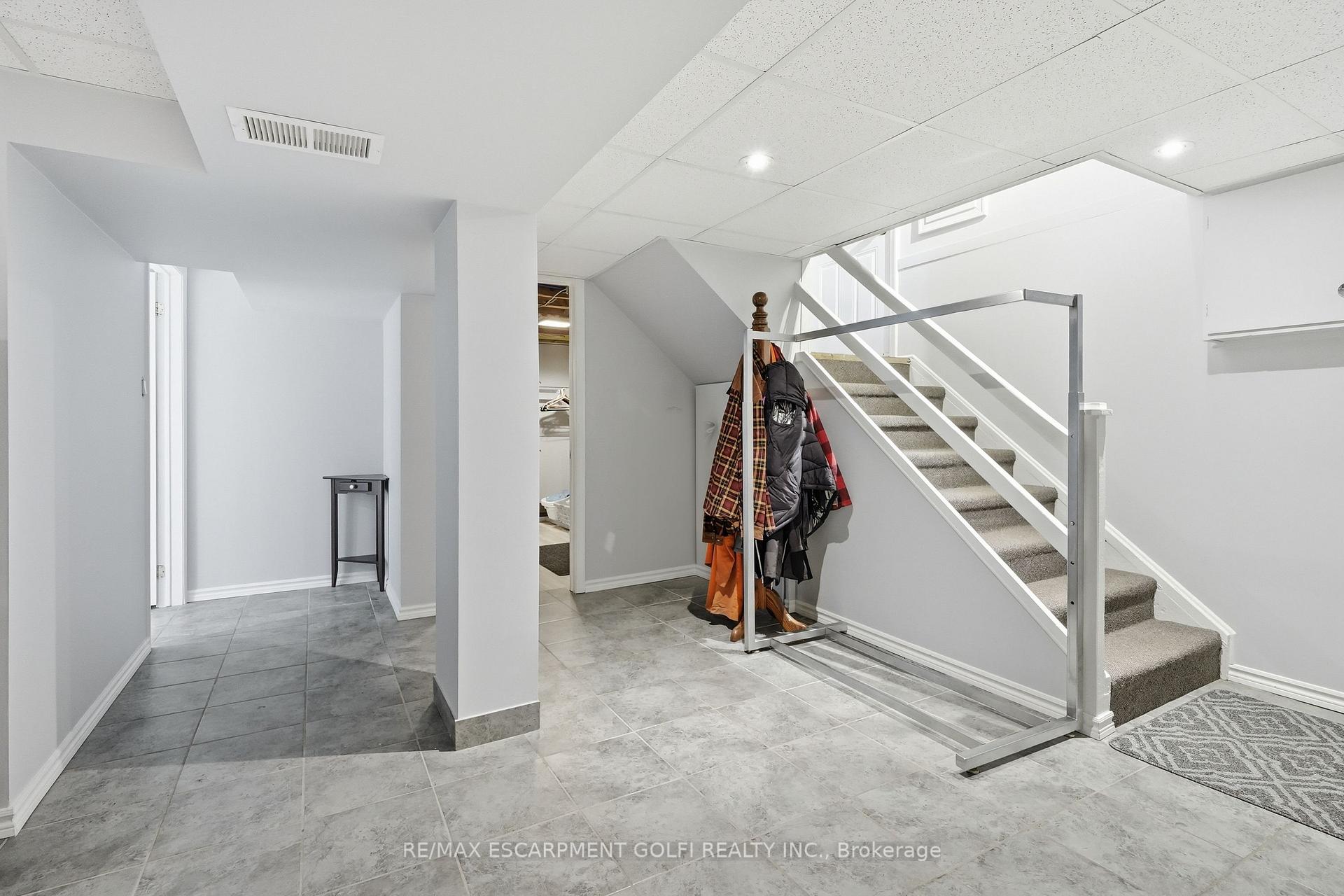 Photo 31 of 13 East 41st Street, Hamilton, Sunninghill — HOMEH