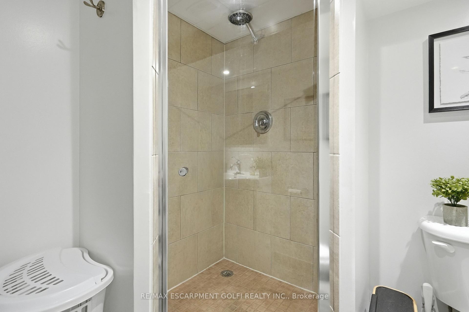 Photo 36 of 13 East 41st Street, Hamilton, Sunninghill — HOMEH