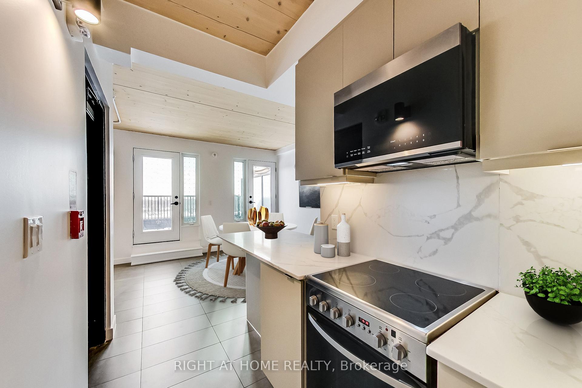 Photo 10 of Unit PH, 1602 Queen Street E, Toronto, Greenwood-Coxwell — HOMEH
