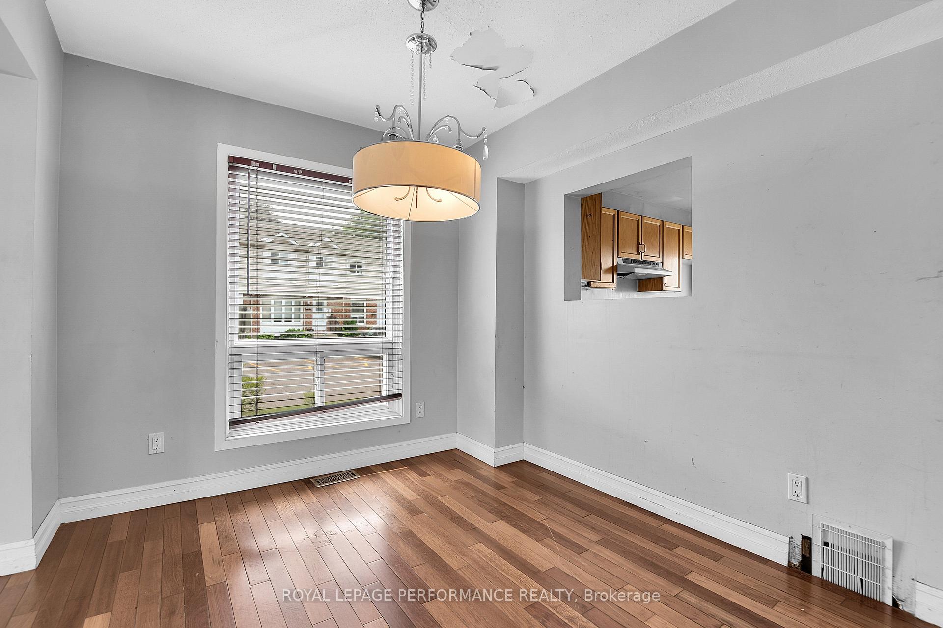 Photo 5 of Unit 33, 1907 Colorado Lane, Ottawa, Orleans/Sunridge — HOMEH
