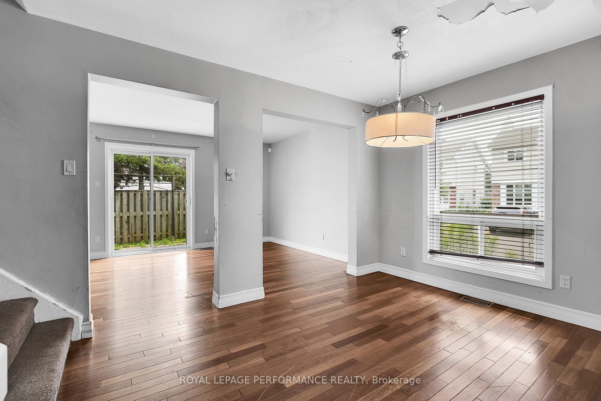 Photo 6 of Unit 33, 1907 Colorado Lane, Ottawa, Orleans/Sunridge — HOMEH