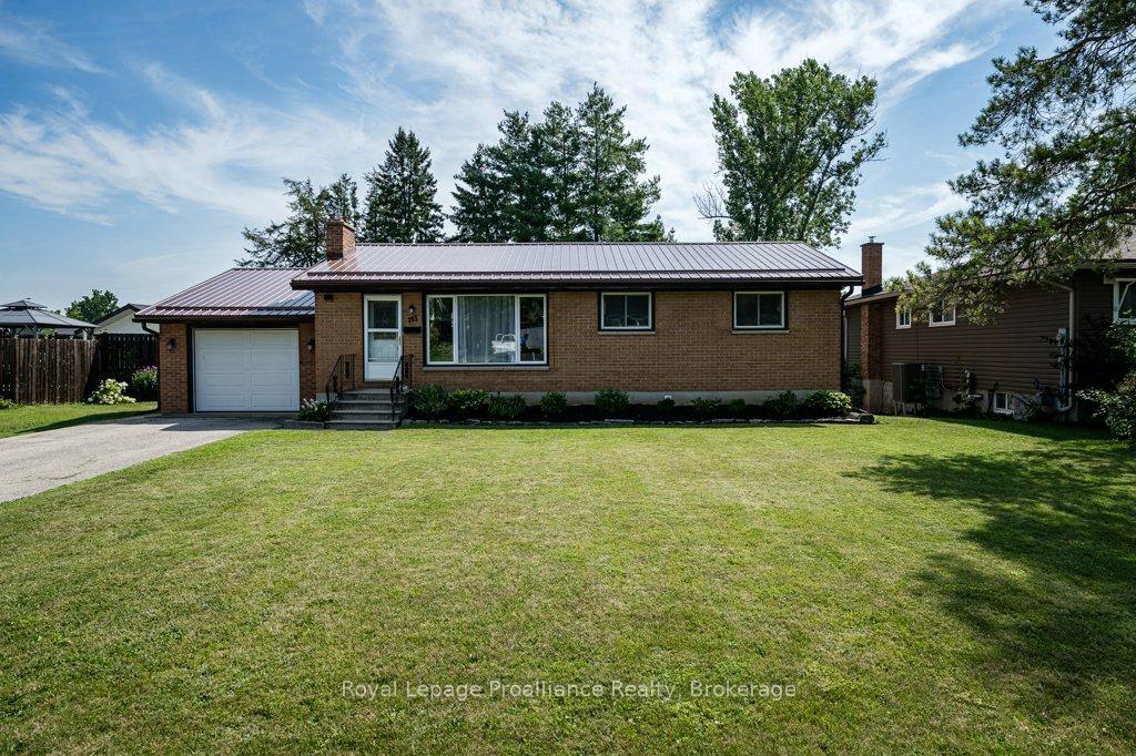 Photo 1 of 193 Henry Street, Stirling-Rawdon, Stirling Ward — HOMEH
