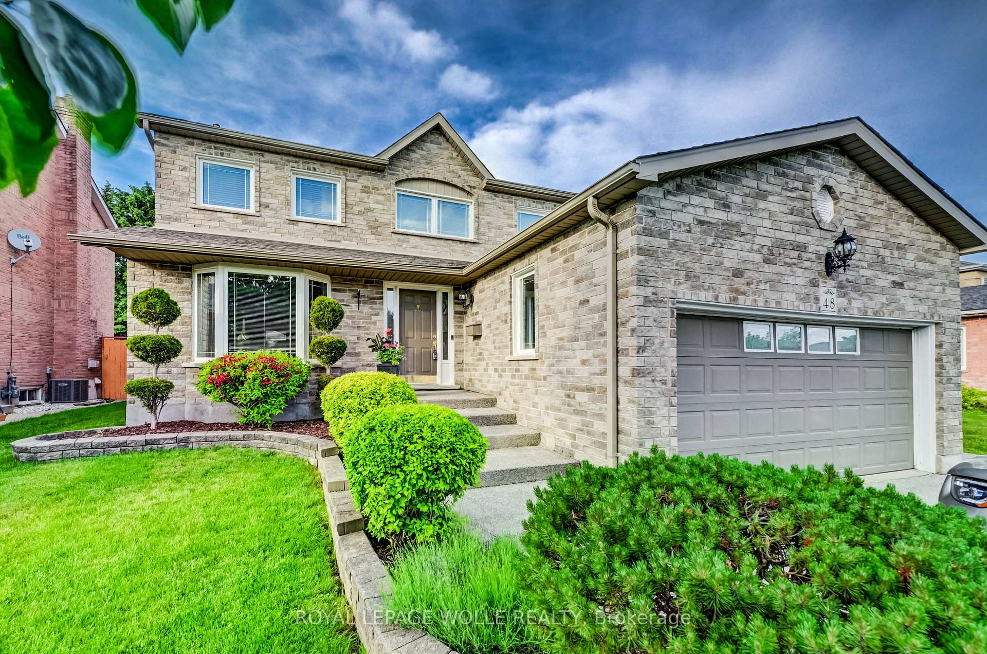 Photo 2 of 48 Lennox Crescent, Kitchener, Victoria Hills — HOMEH