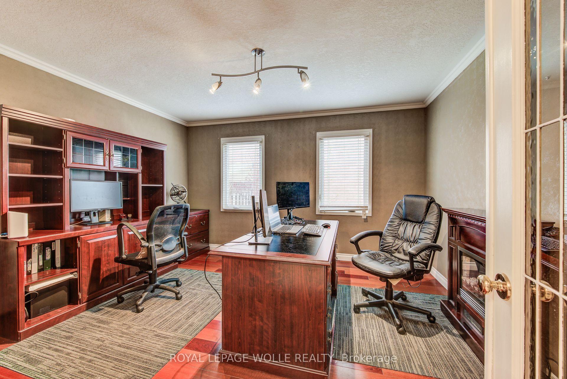 Photo 8 of 48 Lennox Crescent, Kitchener, Victoria Hills — HOMEH