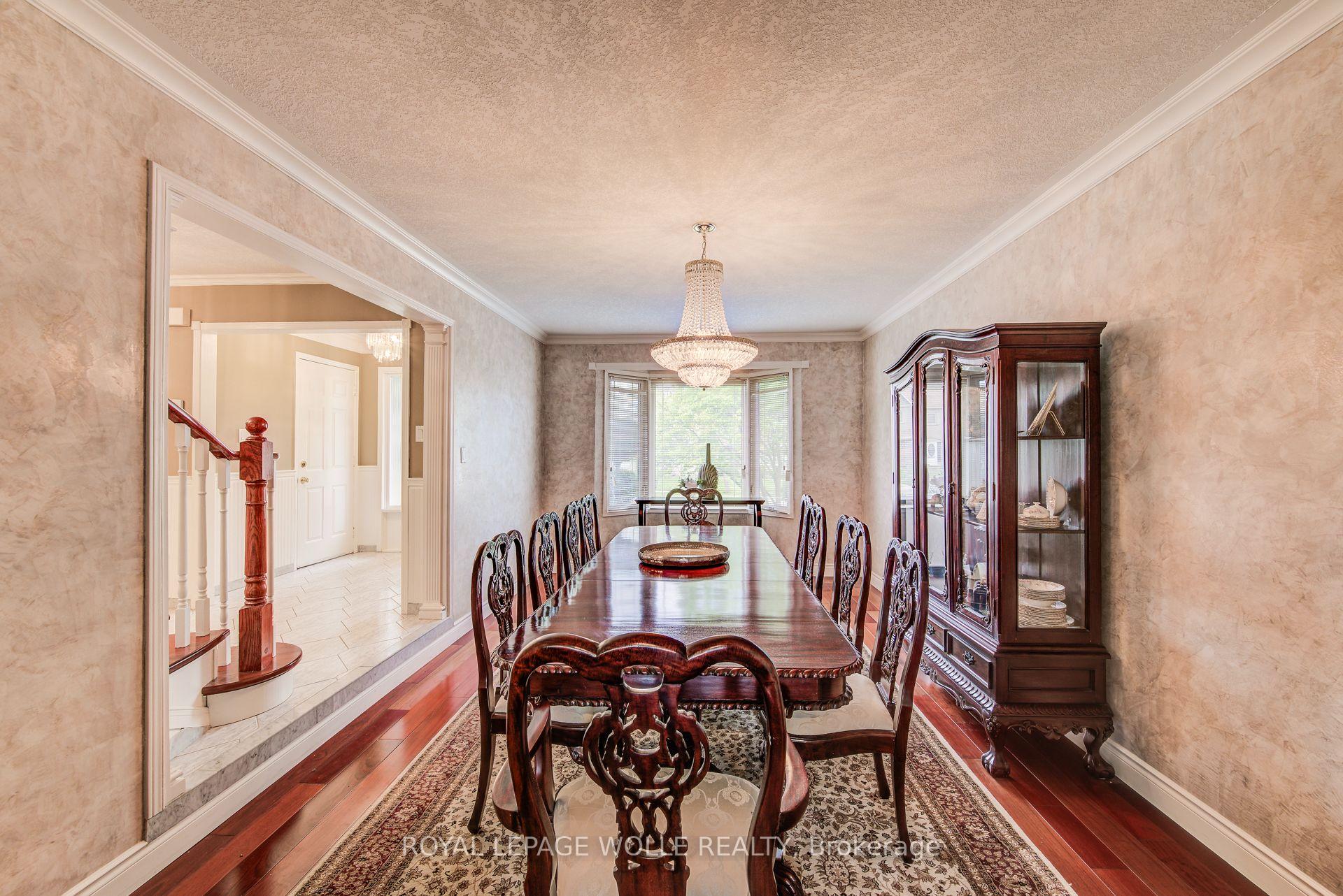Photo 10 of 48 Lennox Crescent, Kitchener, Victoria Hills — HOMEH