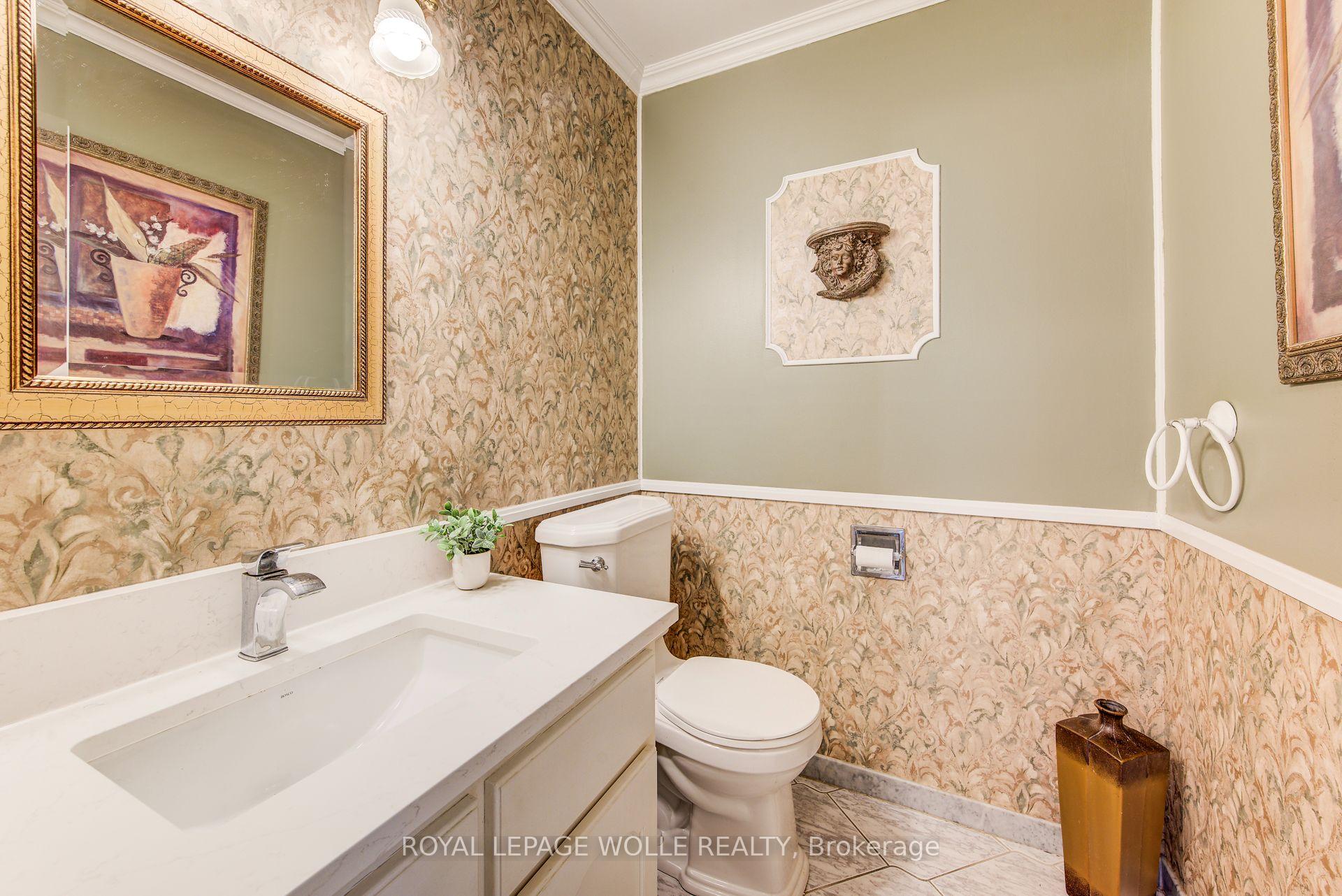 Photo 21 of 48 Lennox Crescent, Kitchener, Victoria Hills — HOMEH