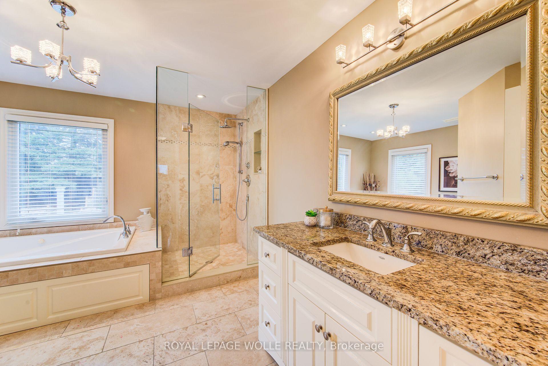 Photo 26 of 48 Lennox Crescent, Kitchener, Victoria Hills — HOMEH