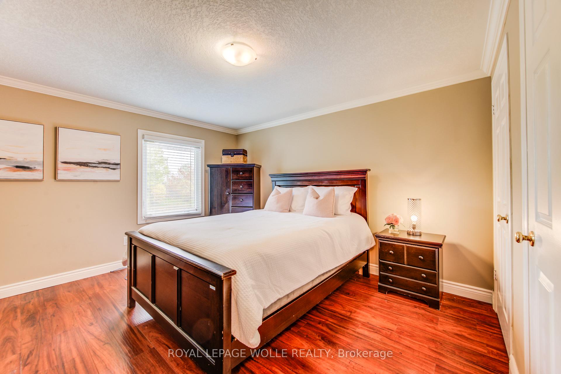 Photo 30 of 48 Lennox Crescent, Kitchener, Victoria Hills — HOMEH