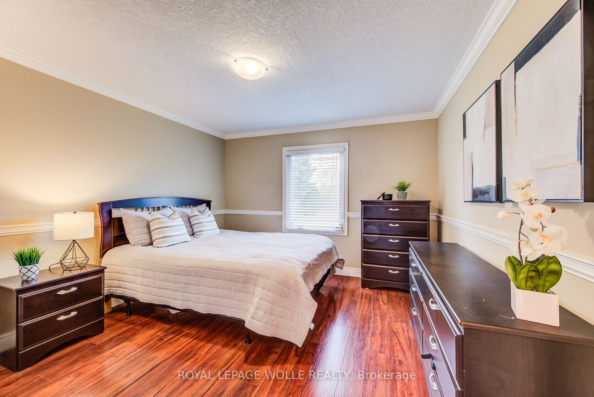 Photo 31 of 48 Lennox Crescent, Kitchener, Victoria Hills — HOMEH