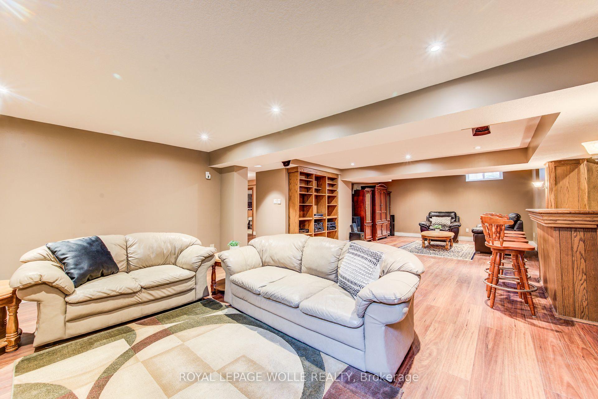 Photo 38 of 48 Lennox Crescent, Kitchener, Victoria Hills — HOMEH