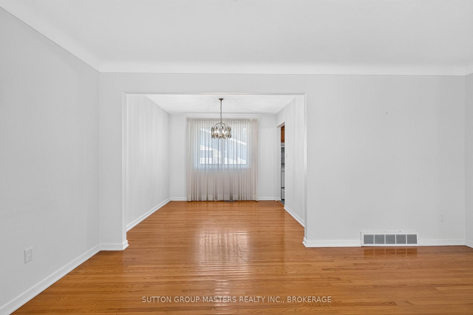 Photo 5 of 810 Haverhill Drive, Kingston, City SouthWest — HOMEH