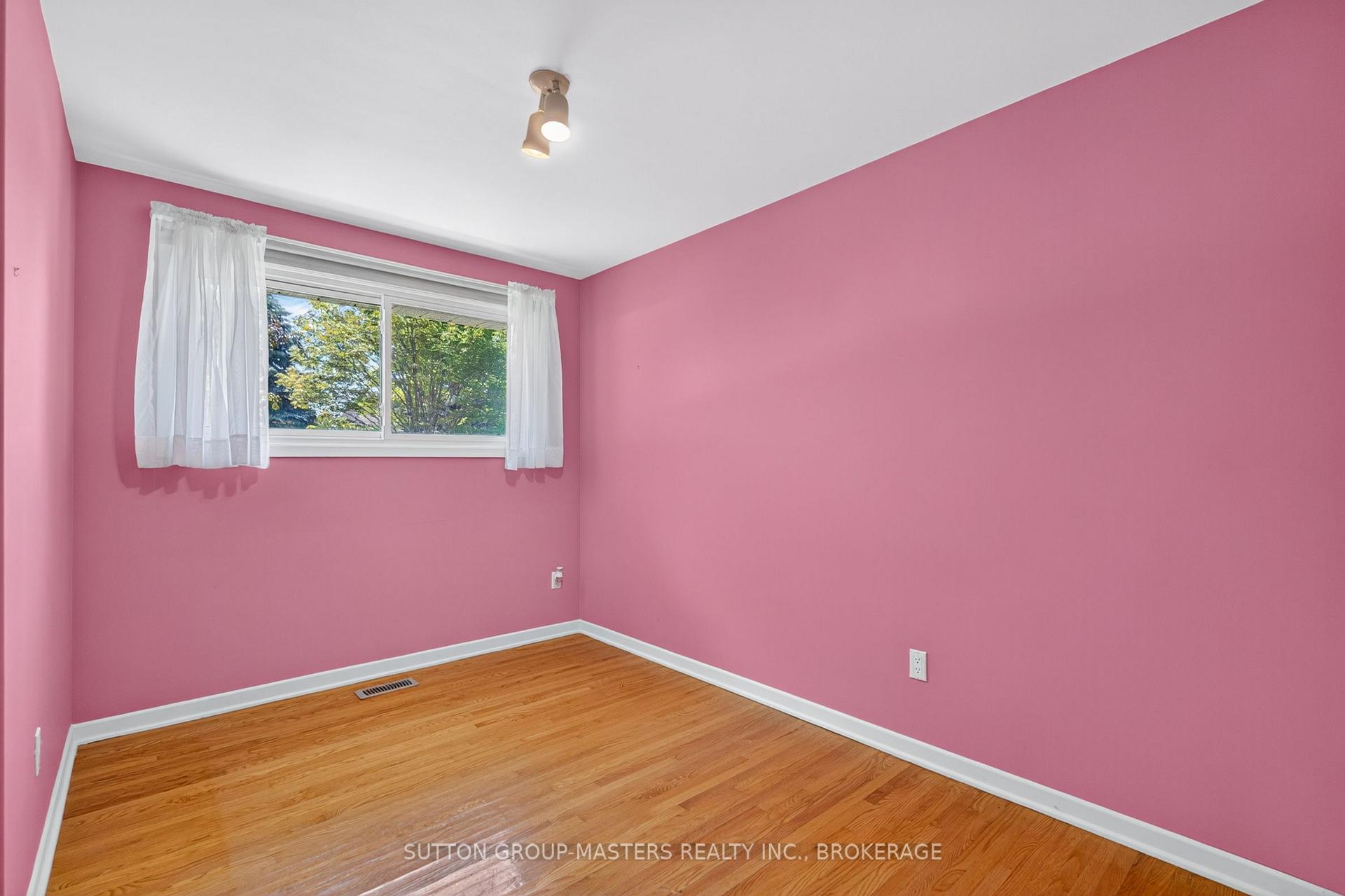 Photo 13 of 810 Haverhill Drive, Kingston, City SouthWest — HOMEH