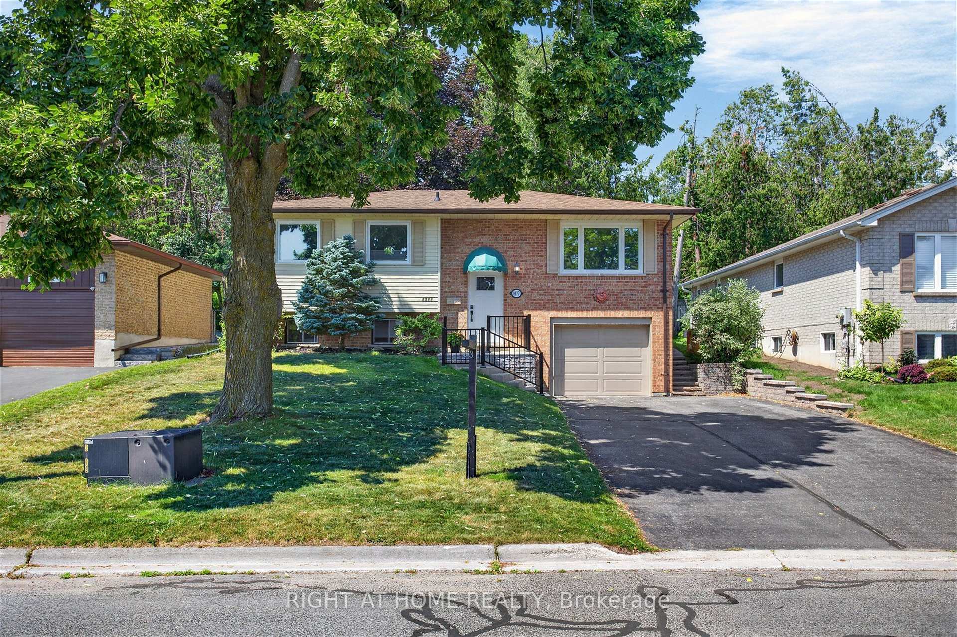 Photo 2 of 1077 Danita Boulevard, Peterborough, Monaghan Ward 2 — HOMEH