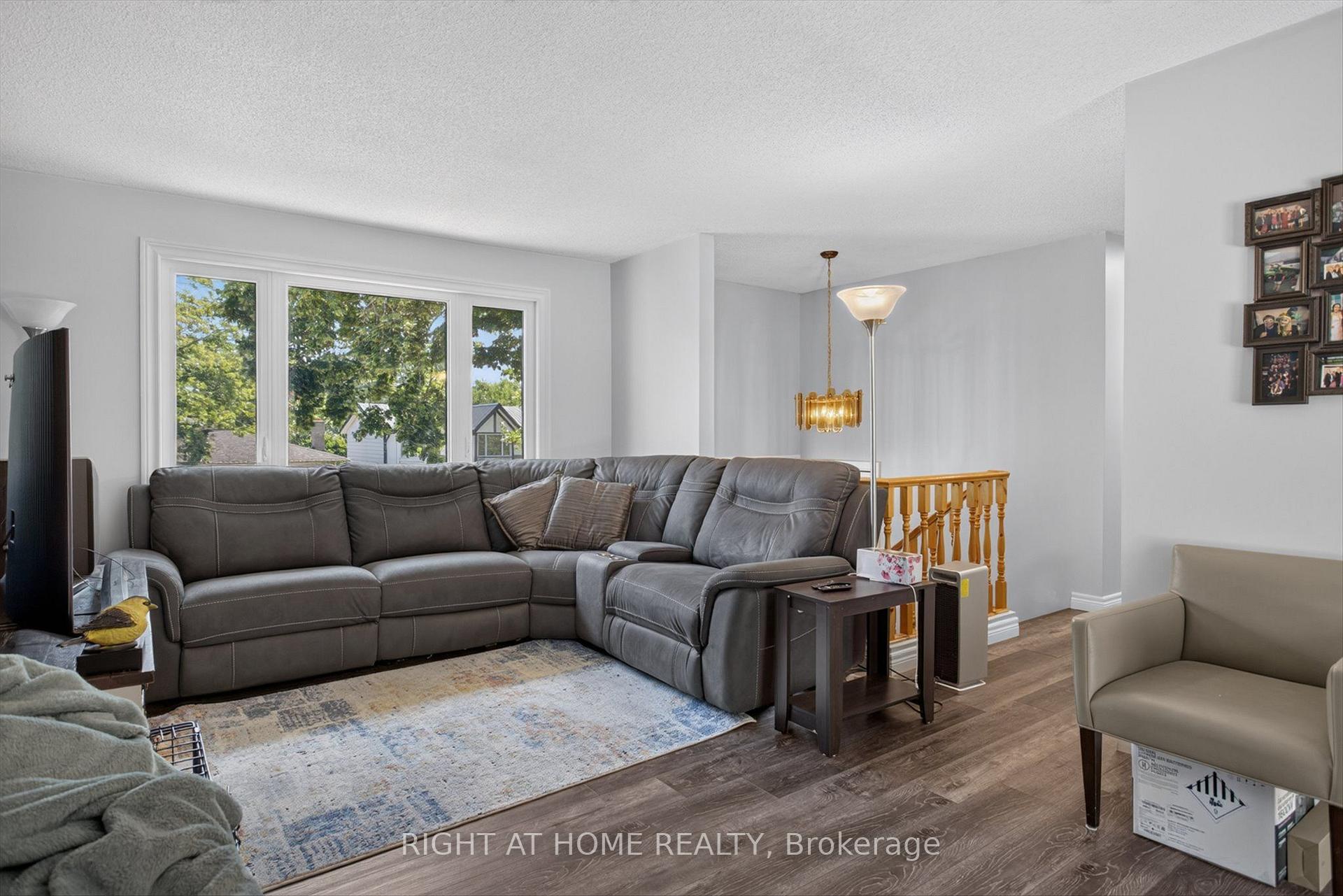 Photo 5 of 1077 Danita Boulevard, Peterborough, Monaghan Ward 2 — HOMEH