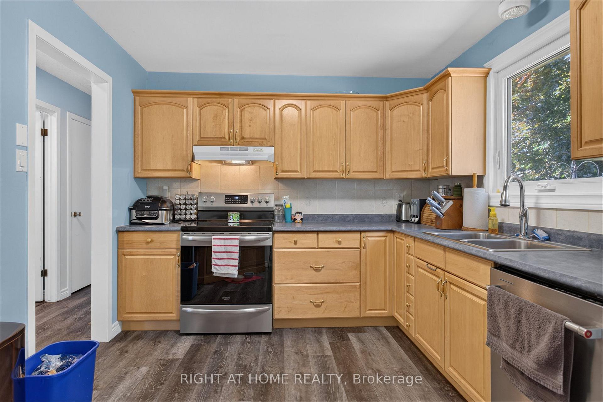 Photo 8 of 1077 Danita Boulevard, Peterborough, Monaghan Ward 2 — HOMEH