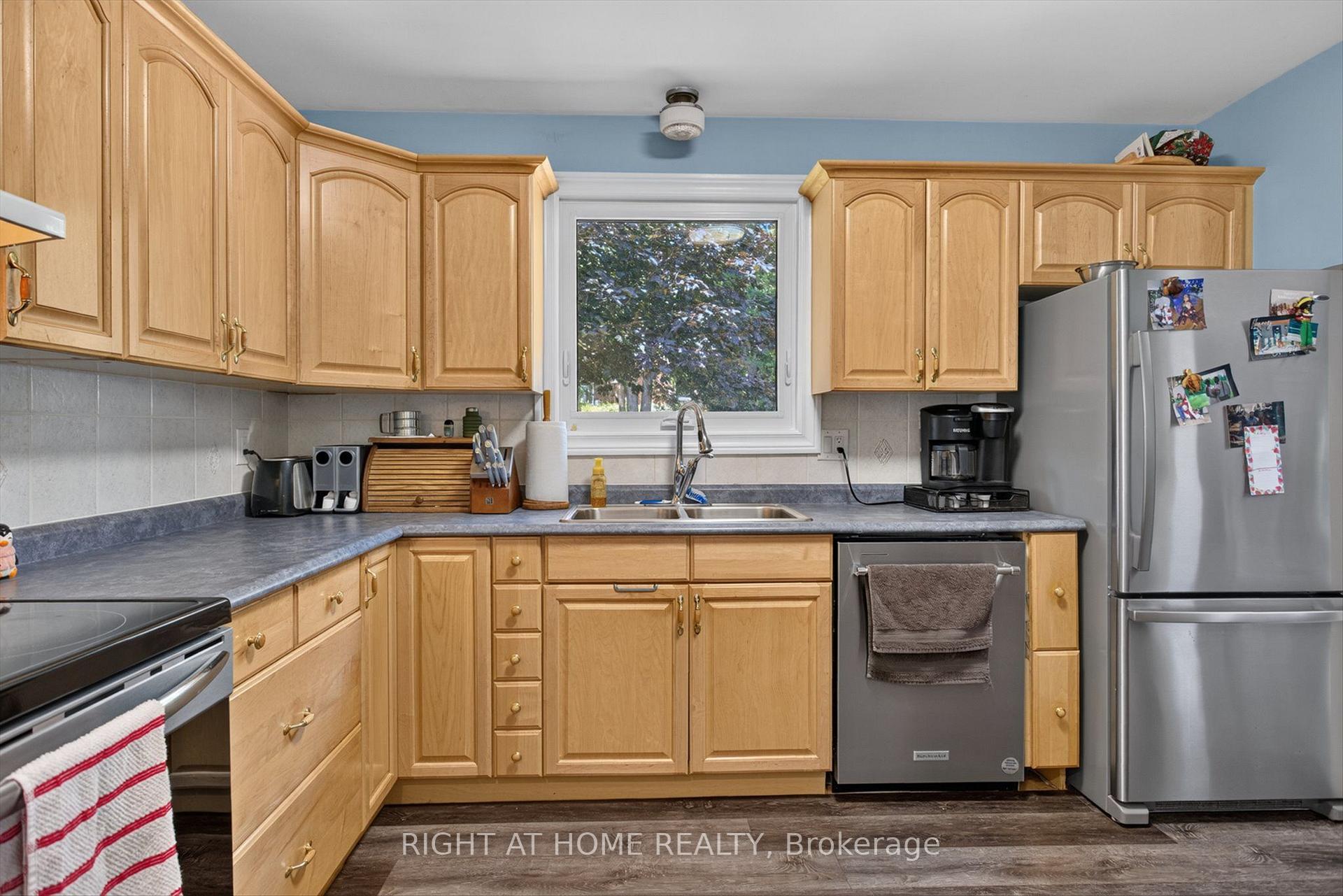 Photo 9 of 1077 Danita Boulevard, Peterborough, Monaghan Ward 2 — HOMEH