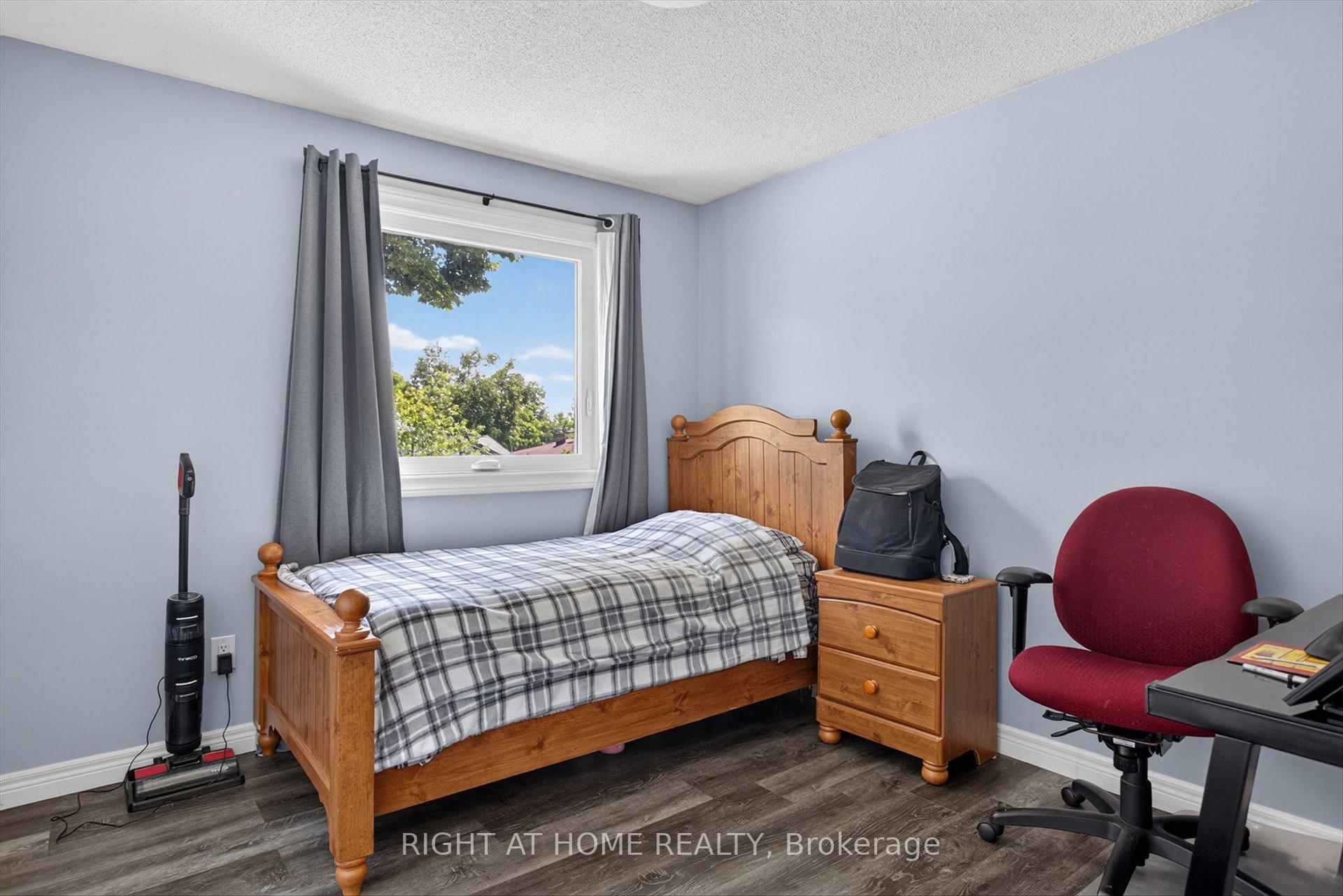 Photo 14 of 1077 Danita Boulevard, Peterborough, Monaghan Ward 2 — HOMEH