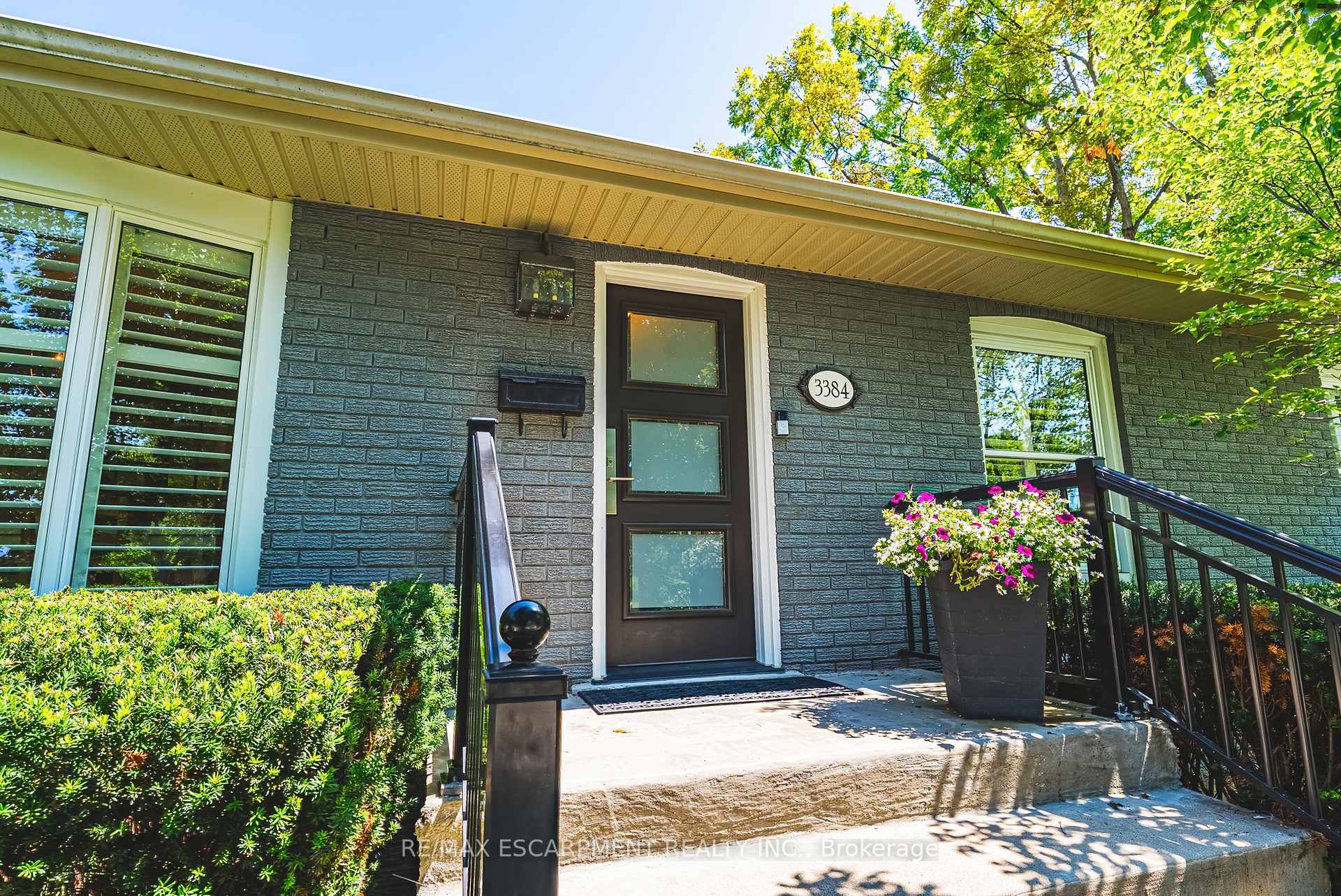 Photo 1 of 3384 Manfred Drive, Burlington, Roseland — HOMEH