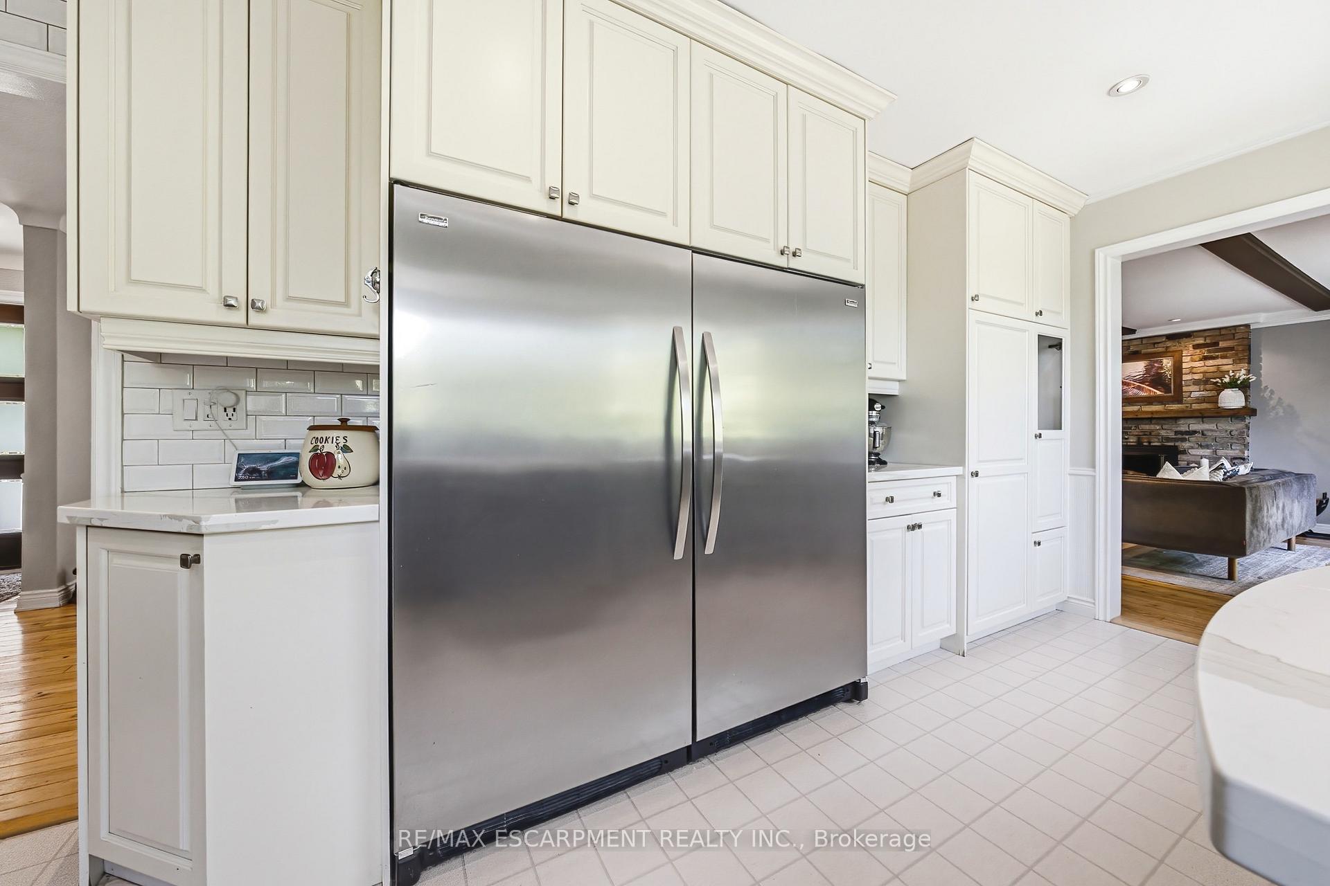 Photo 14 of 3384 Manfred Drive, Burlington, Roseland — HOMEH