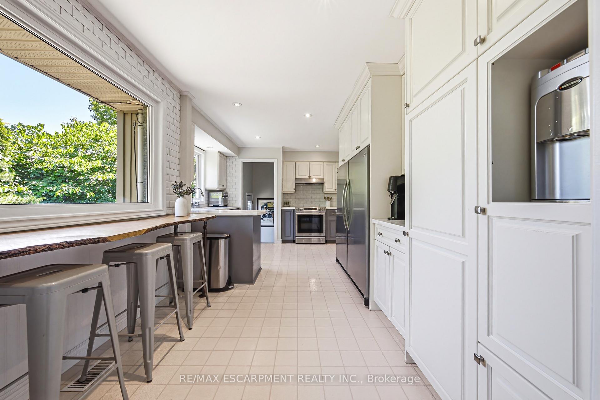 Photo 16 of 3384 Manfred Drive, Burlington, Roseland — HOMEH