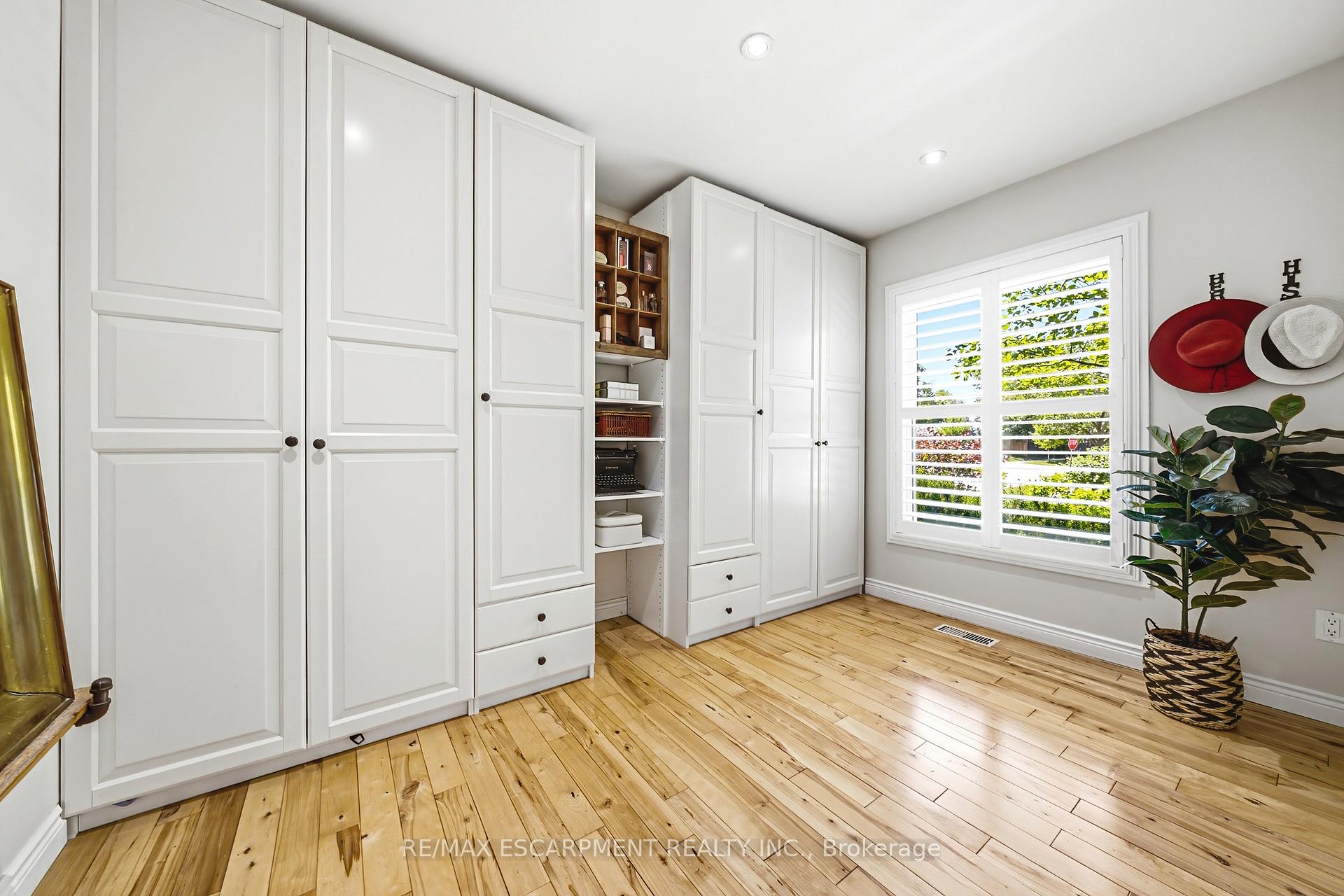 Photo 22 of 3384 Manfred Drive, Burlington, Roseland — HOMEH