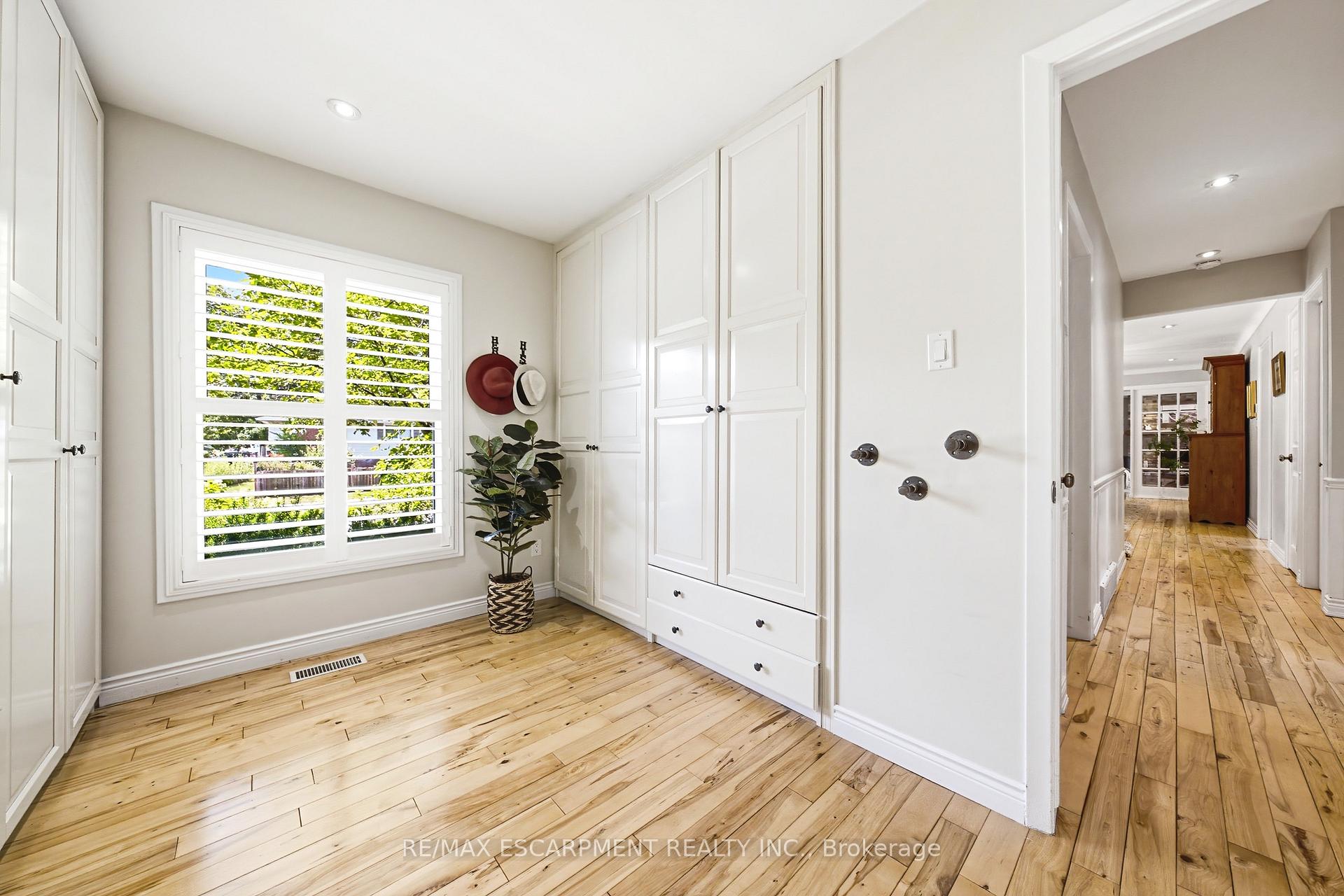 Photo 23 of 3384 Manfred Drive, Burlington, Roseland — HOMEH
