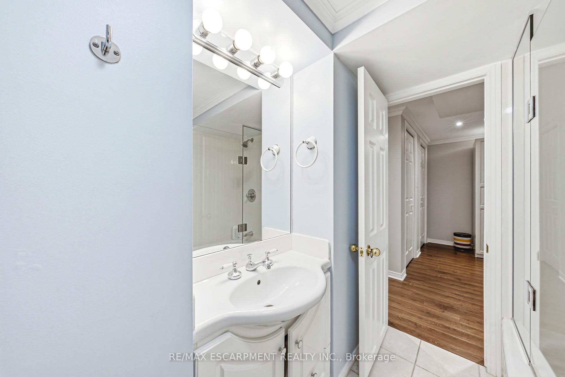 Photo 32 of 3384 Manfred Drive, Burlington, Roseland — HOMEH