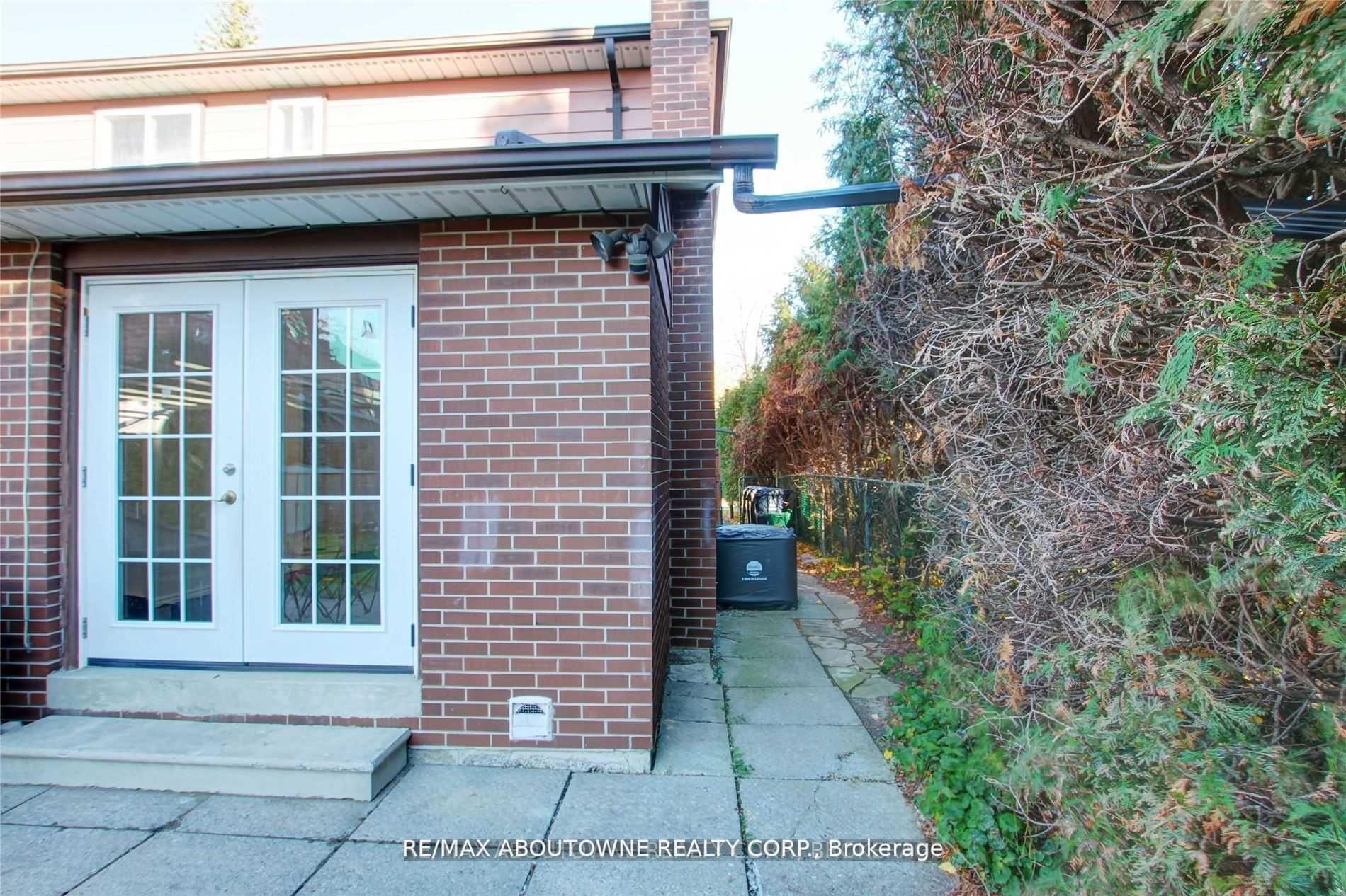 Photo 4 of Unit Lower, 14 Angus Drive, North York, Don Valley Village — HOMEH