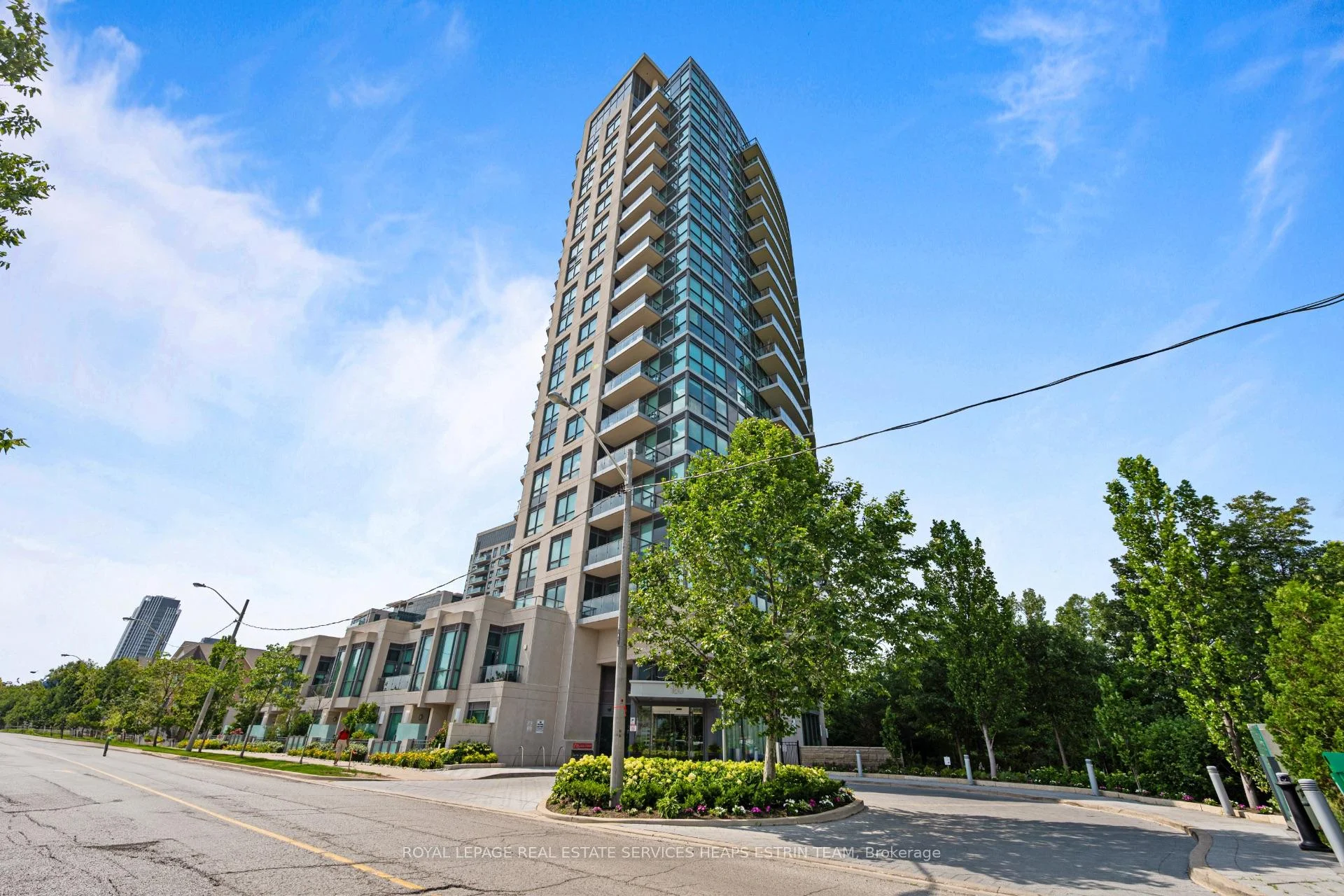 Front of Unit 913, 160 Vanderhoof Avenue