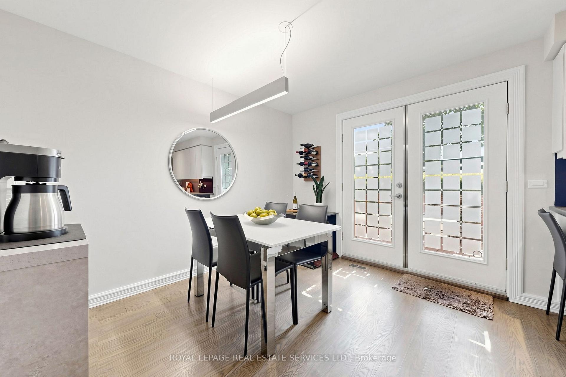 Photo 9 of 45 Hopperton Drive, North York, St. Andrew-Windfields — HOMEH