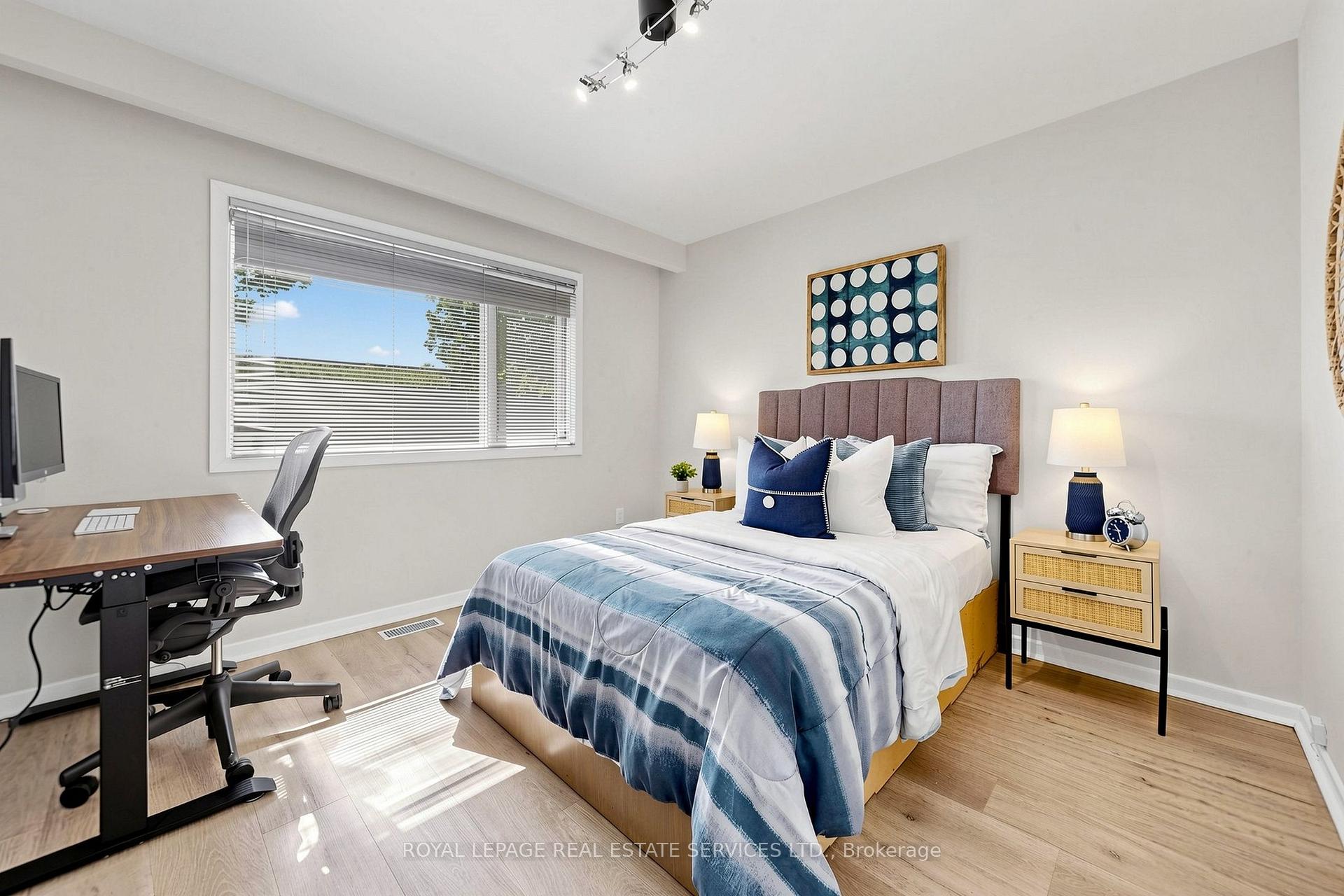 Photo 19 of 45 Hopperton Drive, North York, St. Andrew-Windfields — HOMEH